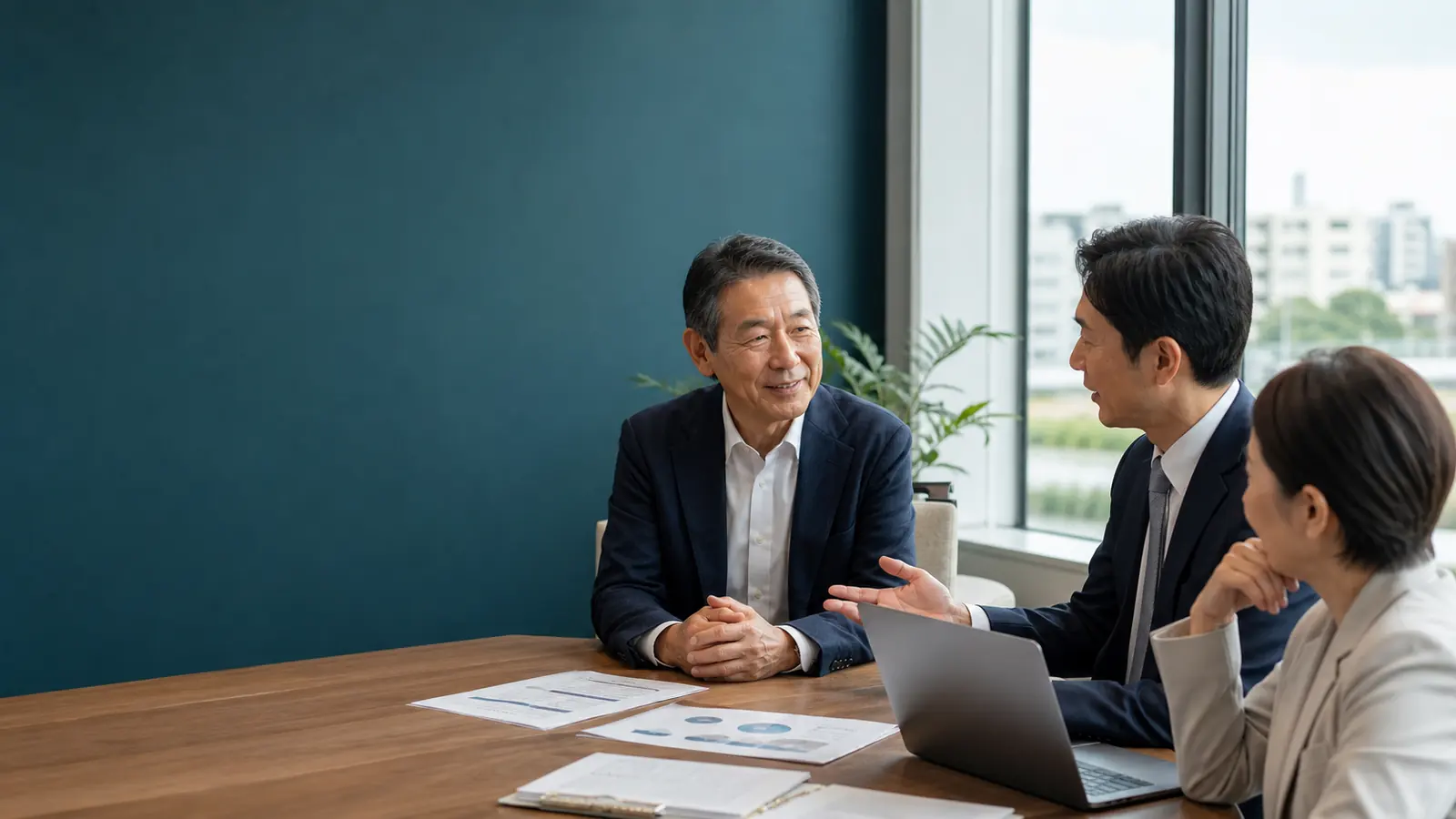 松戸で会社売却や事業承継を相談する経営者とM&Aアドバイザー